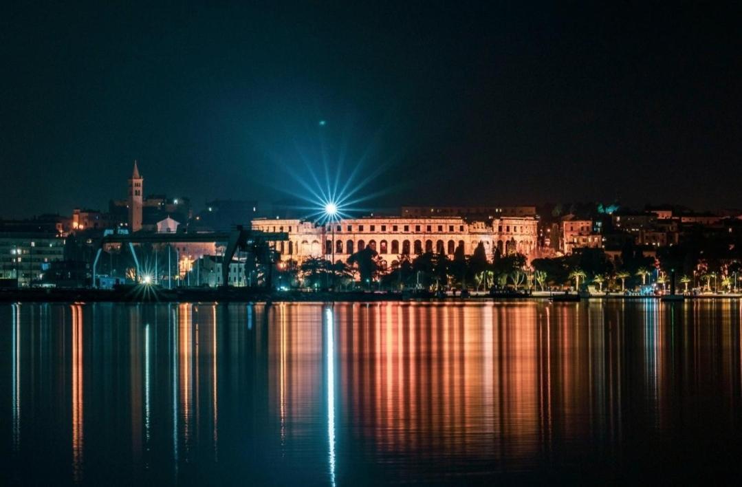 Arena City Apartment Pula Exteriér fotografie
